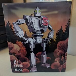 The Iron Giant Building Blocks Set 883 pcs Non Lego